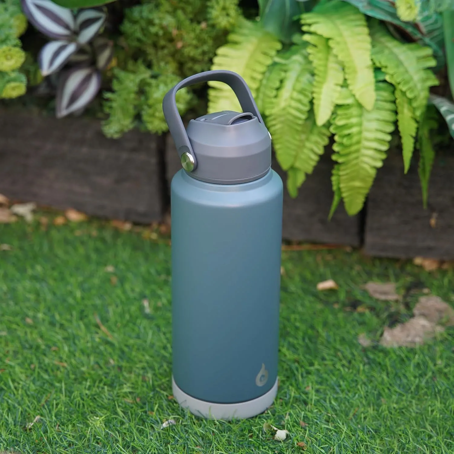 BJPKPK Water Bottle with Straw Lid, 24oz Vacuum Insulated Water Bottles, Metal Stainless Steel Thermos for Sports, Travel, BPA Free Leak Proof Thermos, Cups, Flasks, Tumblers,Black Grey