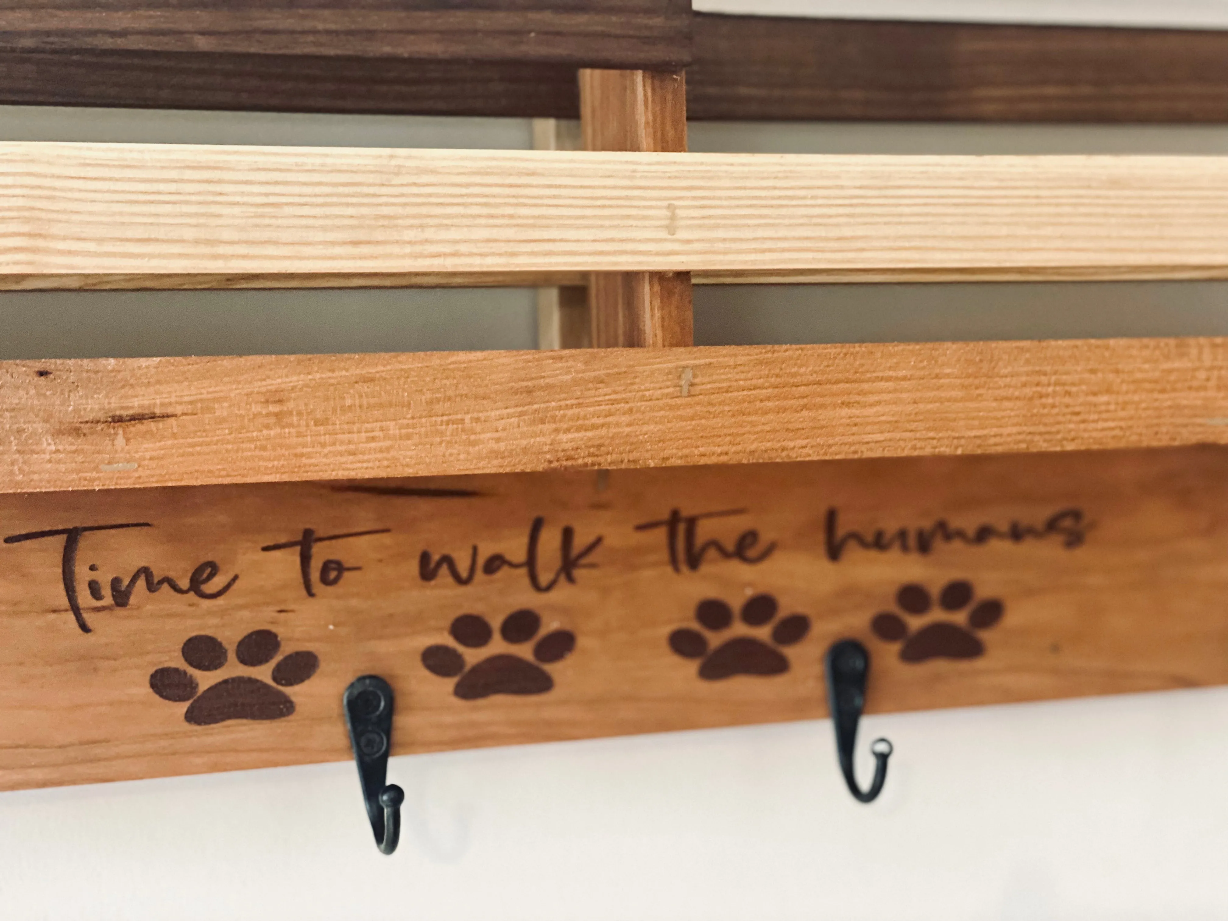 Leash Holder: Time to Walk the Humans